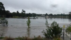 Read more about the article Pemkab Gresik Berkolaborasi dengan Pemprov Jatim Tangani Banjir Kali Lamong dengan Pembangunan Kolam Retarding Basin