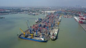 Read more about the article Pelindo Petikemas Serahkan TPK Berlian ke Terminal Teluk Lamong